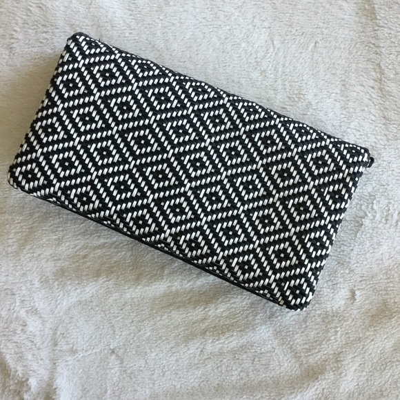 Clutch Bag Black White Vegan Faux Leather Woven Handbag - Picture 3 of 9